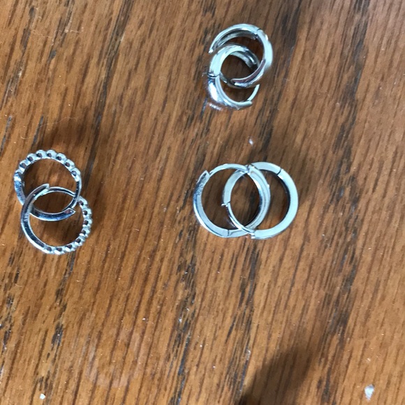 Assorted chains, earrings and ring - Picture 2 of 11